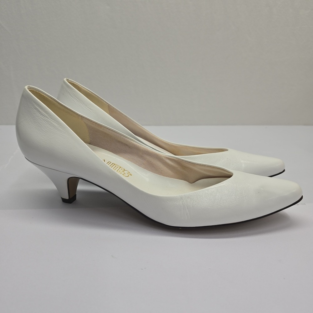 Socialites Womens White Leather Pointed Toe Kitten Heel Pumps Size 9.5 AAAA/6A
